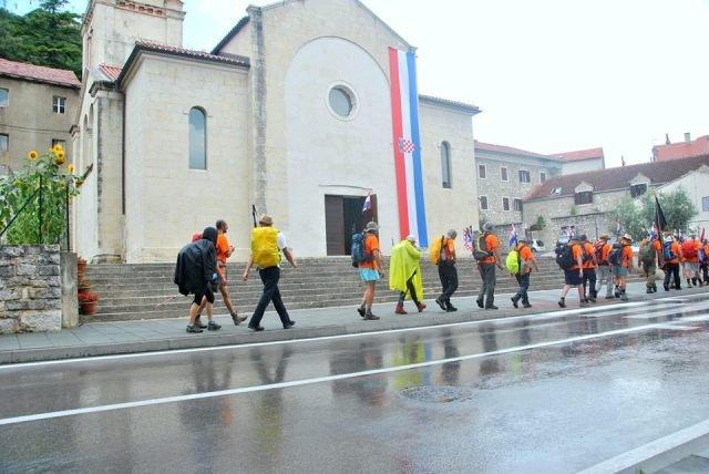 10588595_262973003897384_582961632_n